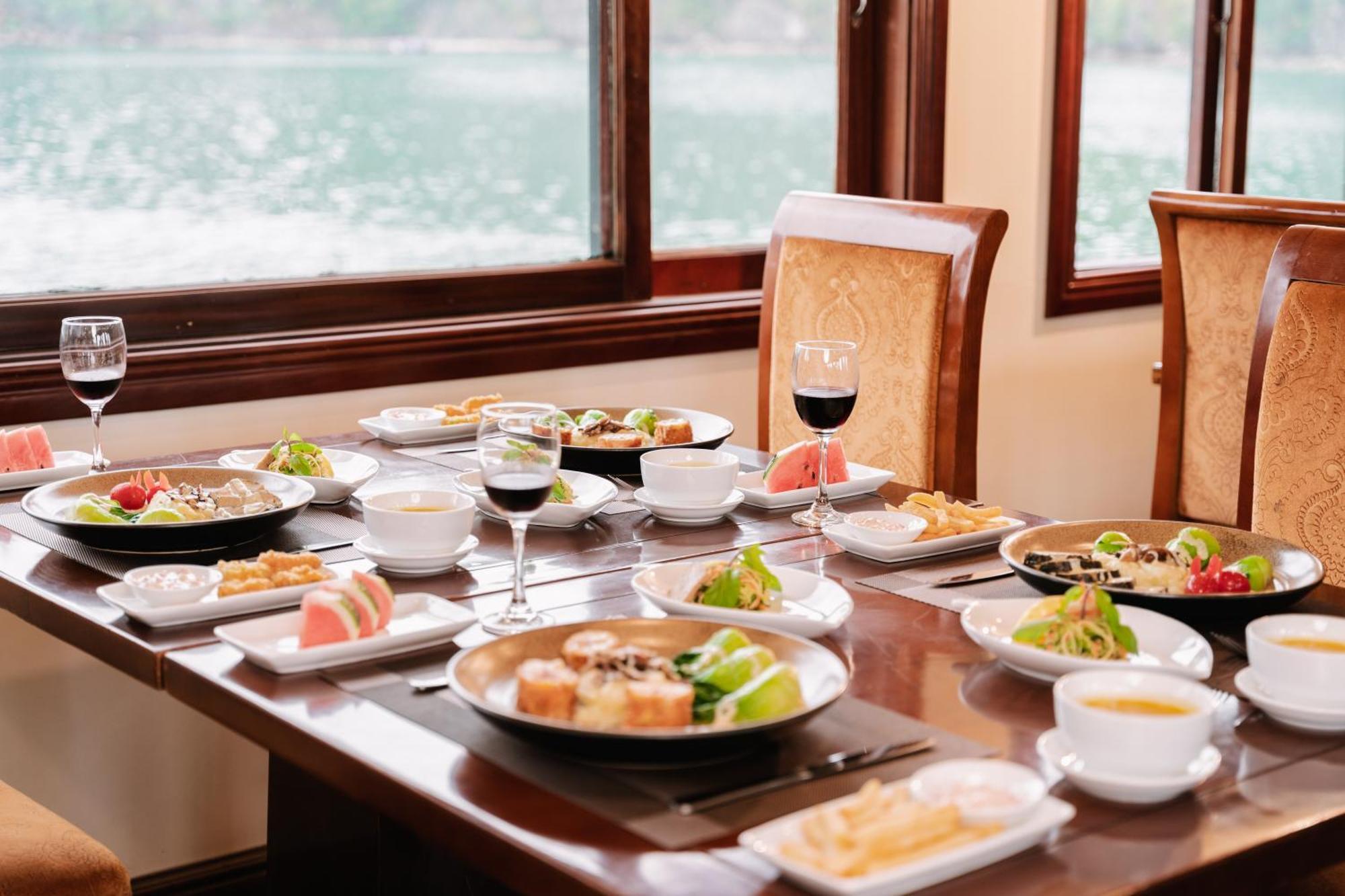 Daiichi Boutique Cruise Hotel Chan Chau Exterior photo